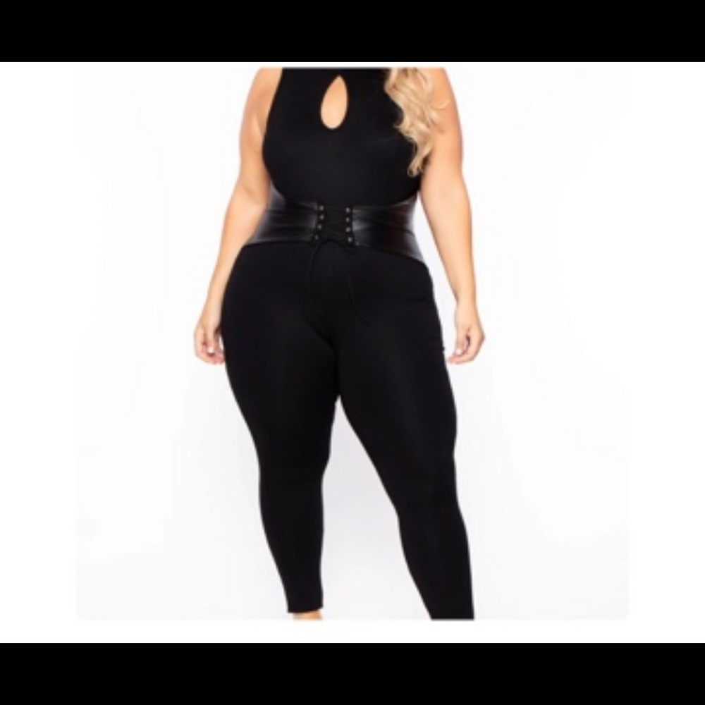 Women’s jumpsuit. Size 1x. Good condition.